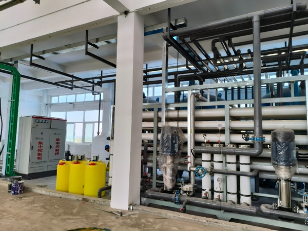 烟台精细化工40T双级反渗透+EDI+变频设备供水
