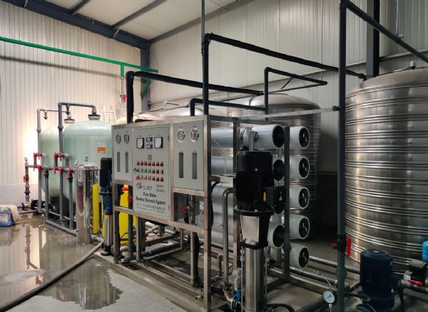 山东金属包装用水10T反渗透设备安装调试